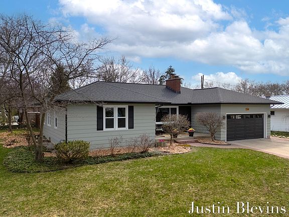 2nd image of 154 N Parklane Dr NE