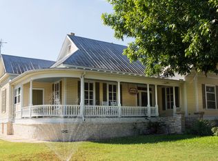 412 8th St, Comfort, TX 78013