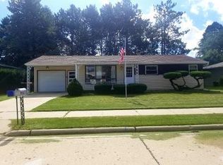 2321 43rd St, Two Rivers, WI 54241