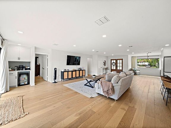5th image of 1902 Knoboak Cir
