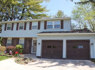 565 Meadowview Ln, Greenwood, IN 46142