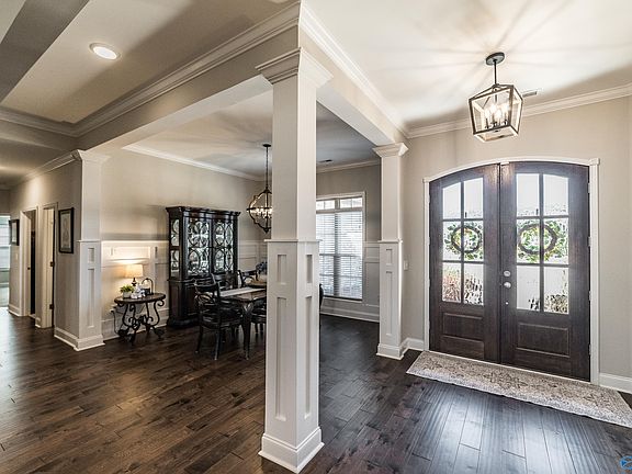 3rd image of 7617 Summerdawn Dr SE