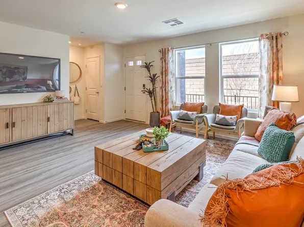 1570 Thomas Creek Ave #105, North Las Vegas, NV 89084
