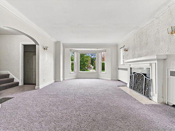 5th image of 18290 Prairie St