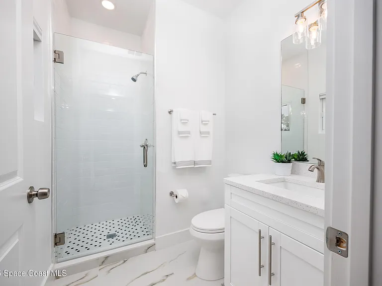 702 Shady Ln — Photo 10