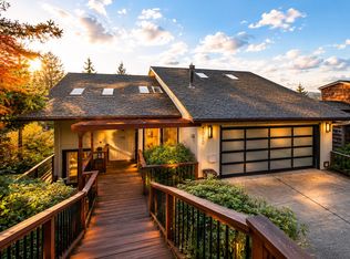 1060 Upper Devon Ln, Lake Oswego, OR 97034