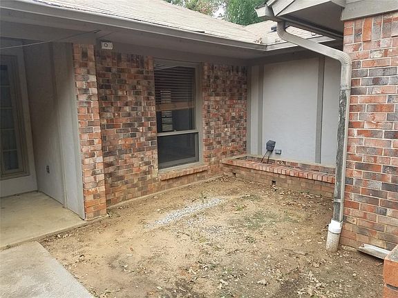 3rd image of 2928 Brookshire Dr