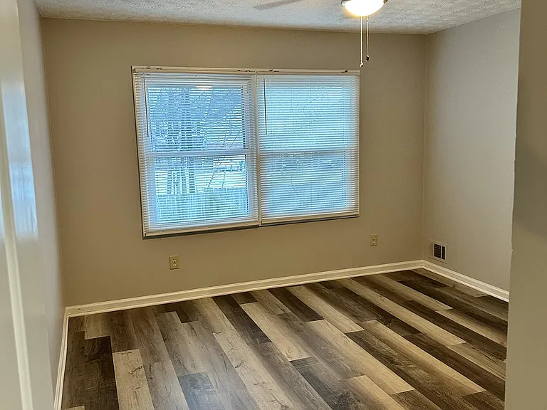417 Patrick Henry Ct #1 — Photo 17