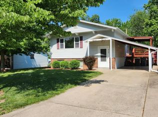 712 Plaza Dr, O'Fallon, MO