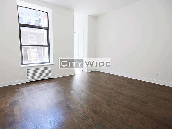 2nd image of 146 E 46th St Ste 2R