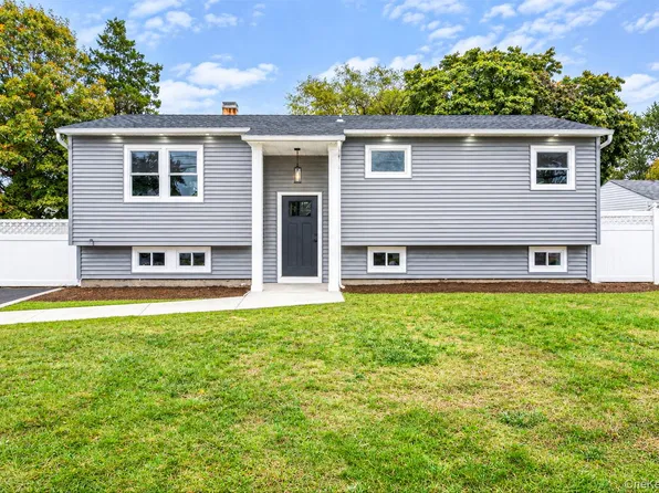3115 Eagle Avenue, Medford, NY 11763