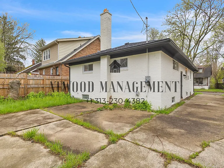 21440 Bennett St — Photo 15