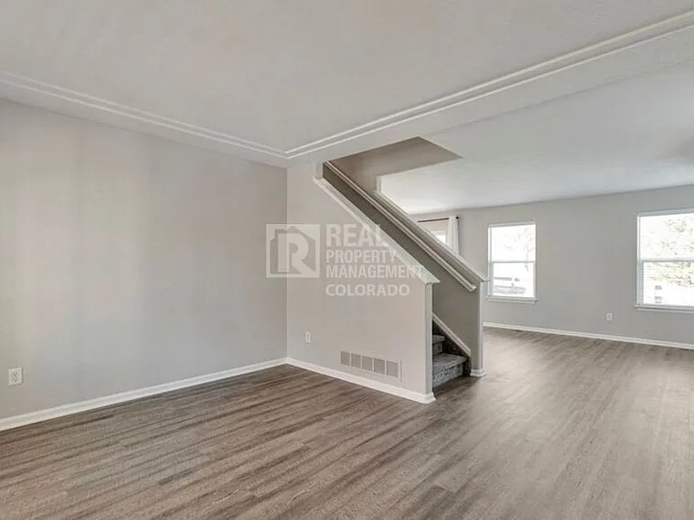 9911 Aftonwood St — Photo 4