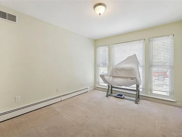 1424 S Lima St — Photo 15