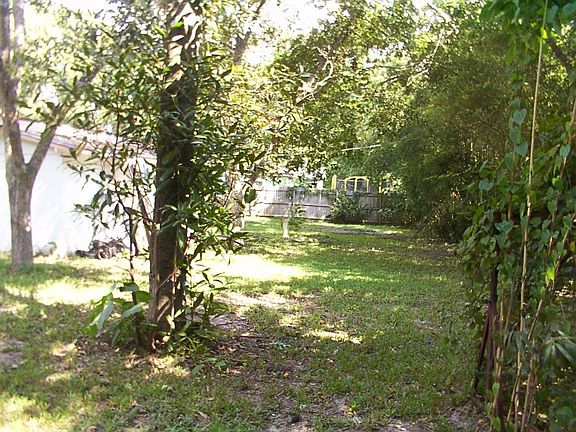 Large Fenced Back Yard