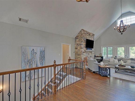 4th image of 51 Yorkshores Ln