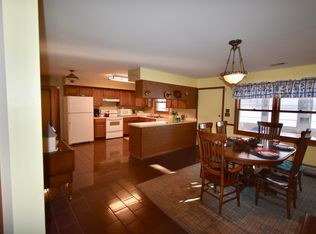 N1416 Academy Rd, Lake Geneva, WI 53147