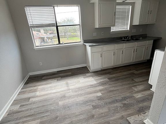 3rd image of 327 Sunrise Ave APT 12