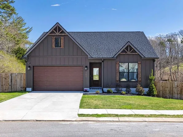 305 Stonegate Way #14, Soddy Daisy, TN 37379