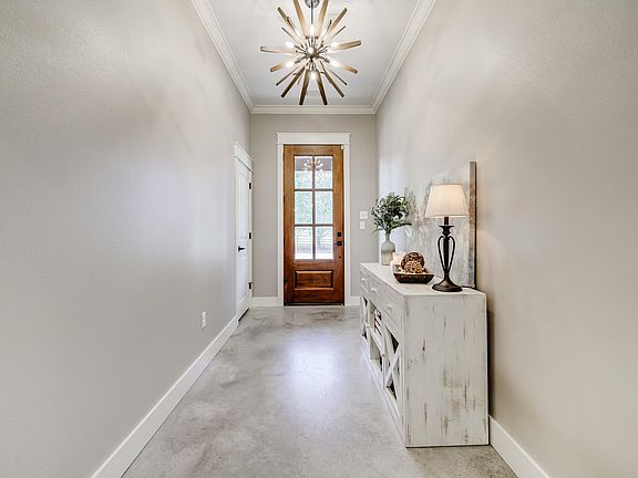 4th image of 38 Duncan Ln
