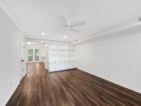 4th image of 3749 Yorktown Pl