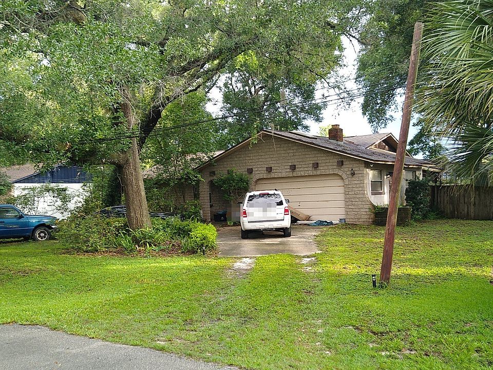 2nd image of 209 Sheppard St