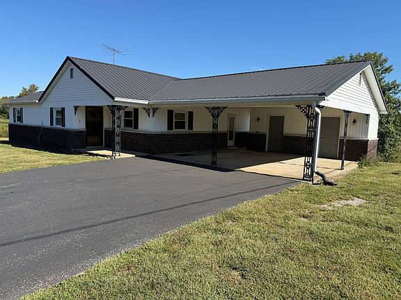 2nd image of 1145 Lola Rd