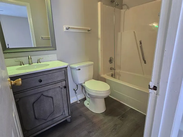 6484 Kelmscot Ct — Photo 13