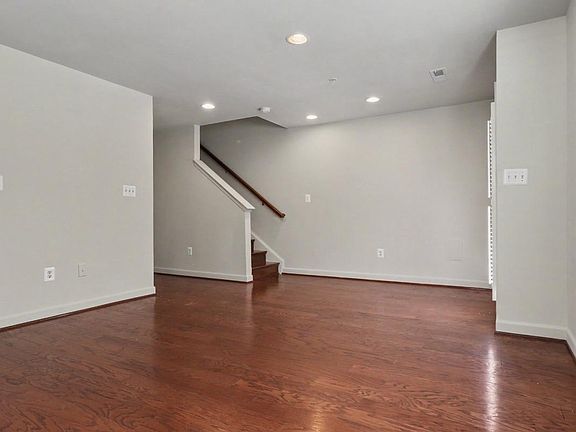 3rd image of 9813 Wood Edge Way
