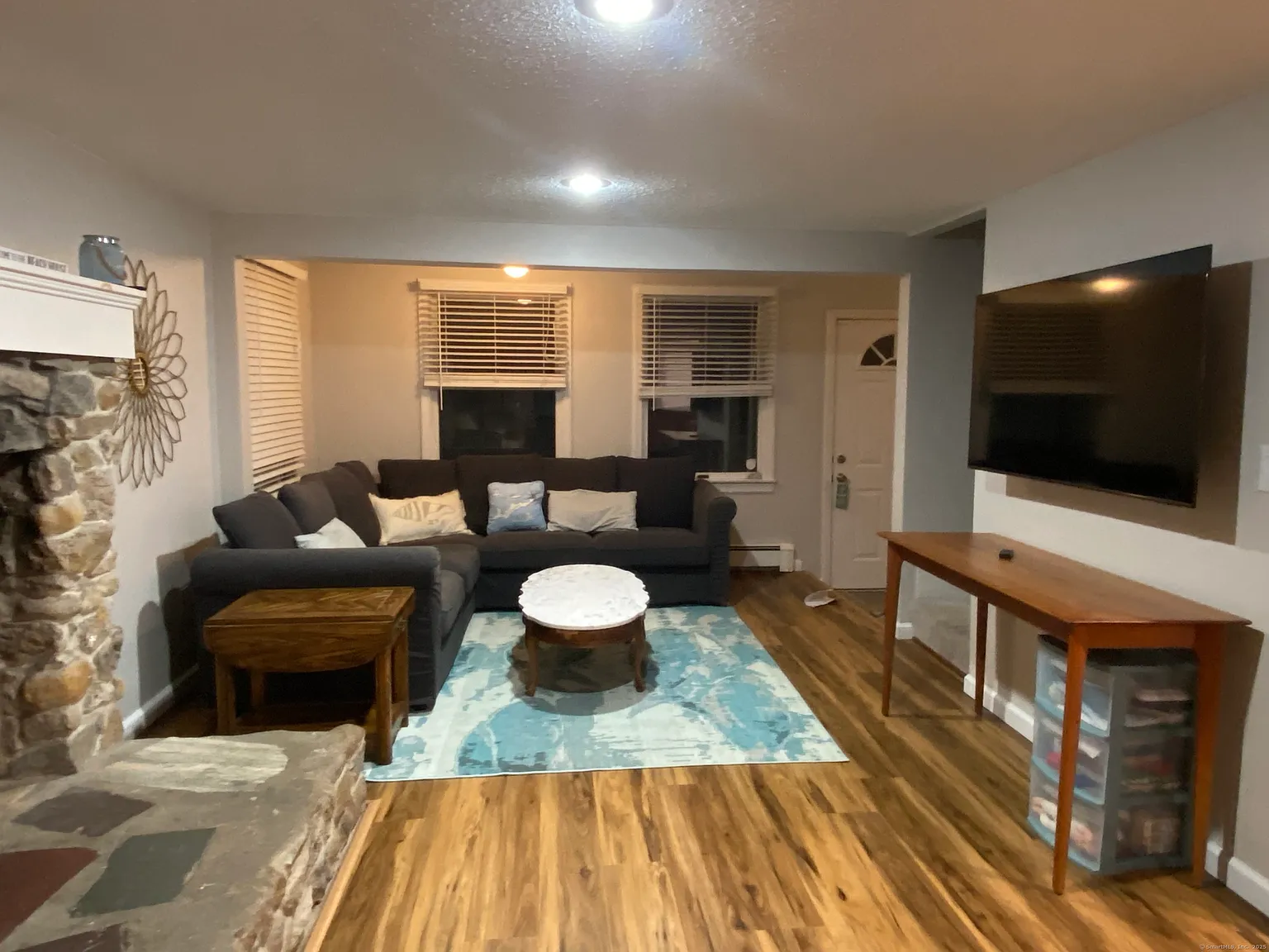 4 bed, 2.0 bath, 1868 sqft, $2,750 — Photo 2