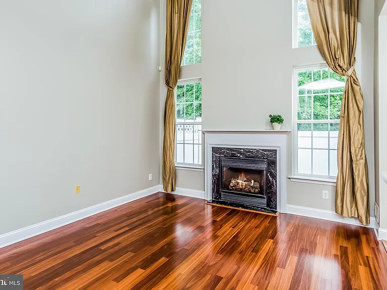 17 Lancaster Ct — Photo 12
