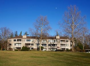 1660 Cliffs Lndg #301E, Ypsilanti, MI 48198