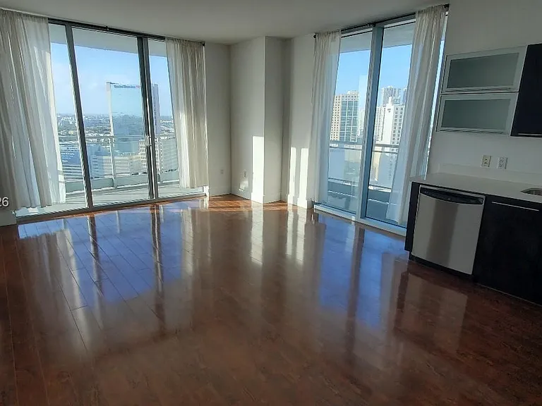 90 SW 3rd St #2705 — Photo 4