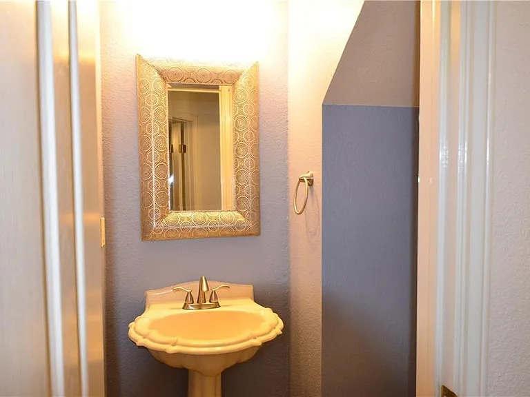 8322 Alvin High Ln — Photo 11