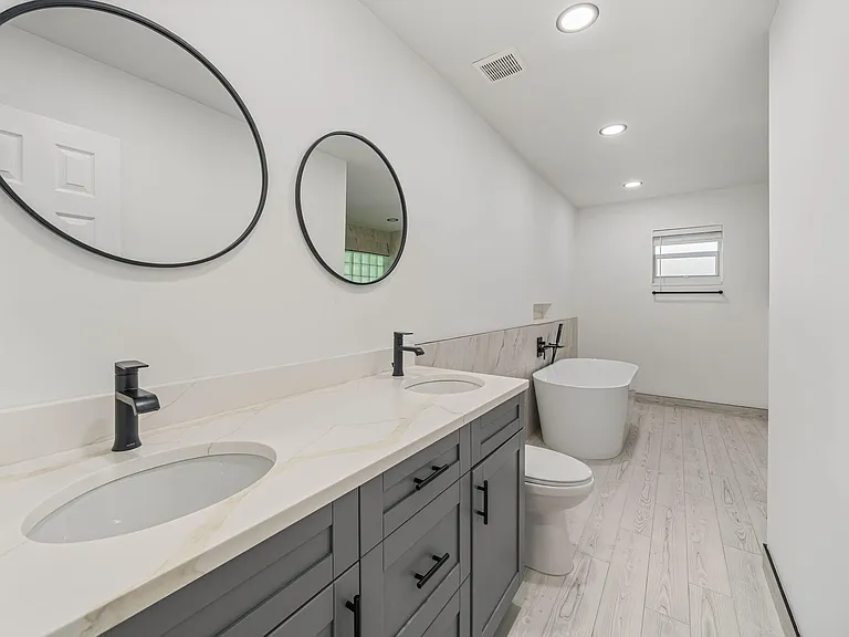 908 Hibiscus Dr — Photo 13