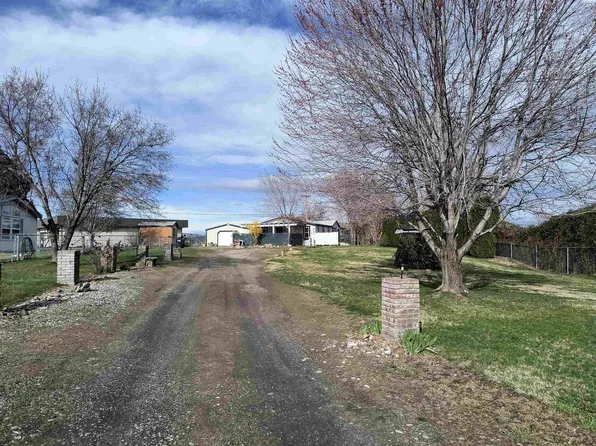 8213 W Ruby St, Pasco, WA 99301