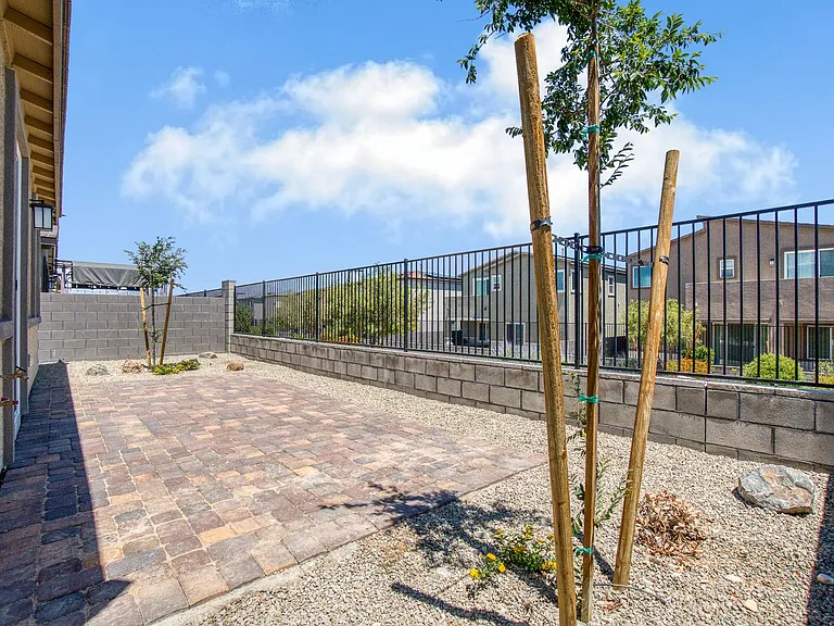 9770 Redwood Cascade St — Photo 31