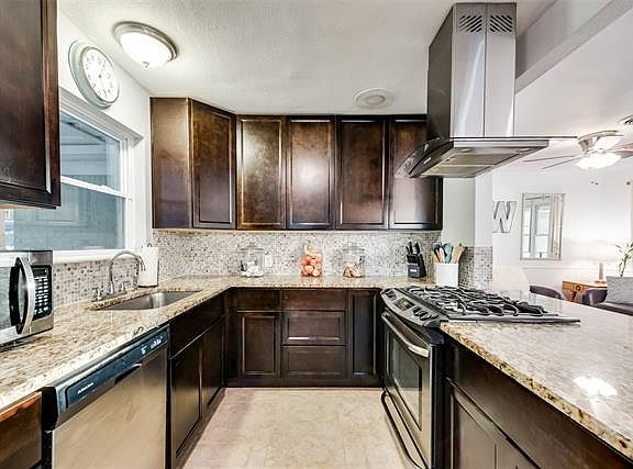 5th image of 1501 Ravenwood Dr