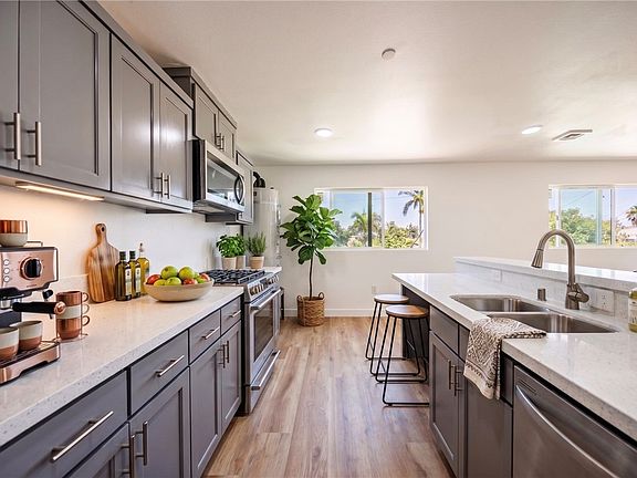 3rd image of 5327 Geer St #3