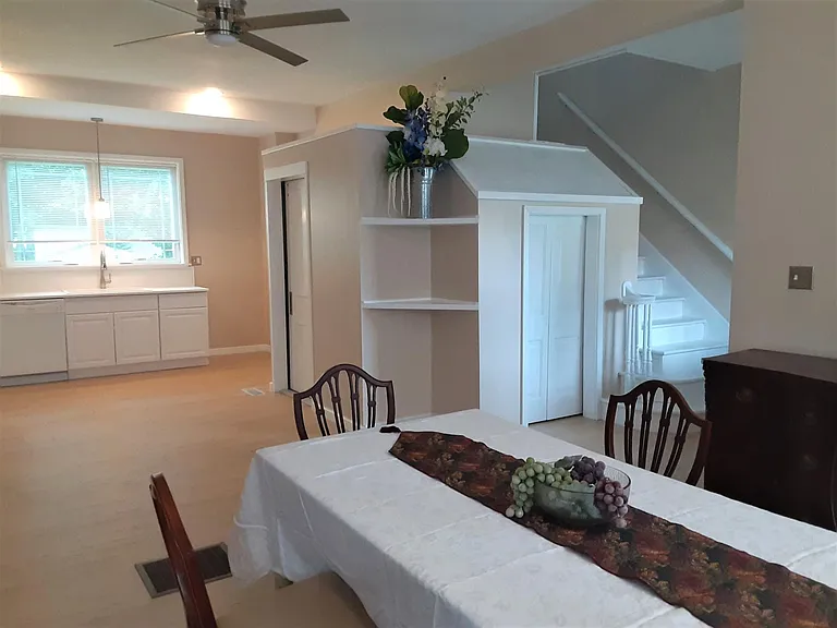 421 Jacobs St — Photo 7