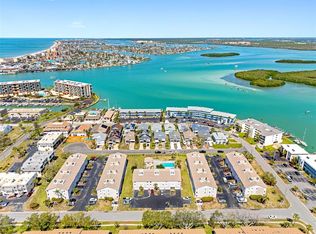 255 Capri Cir N APT 8, Treasure Island, FL 33706