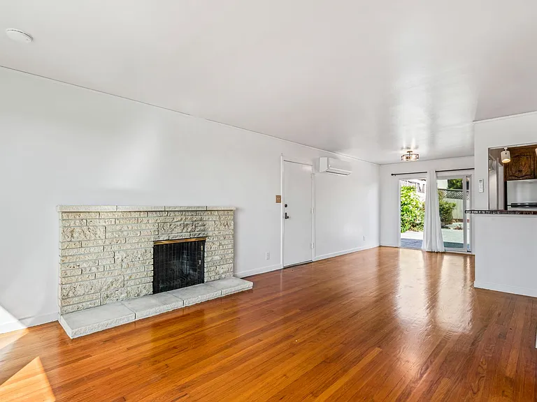 1796 Hickory Ave — Photo 7