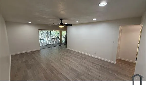 3 bed, 1432 sqft, $2,390 — Photo 4