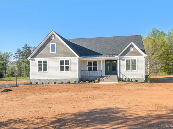 3652 W Rocketts Ridge Ct, Sandy Hook, VA 23153