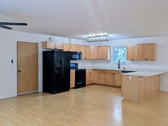 2nd image of 3885 Sonoma Ave