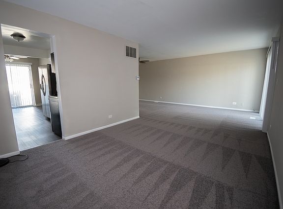 5th image of 922 White Oak Ln