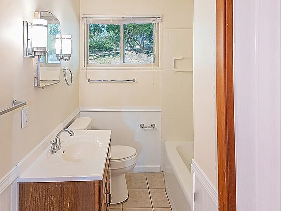 5th image of 1772 Lombard St