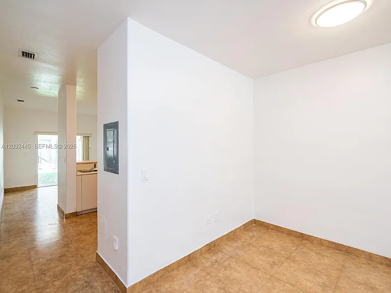 1663 SE 27th Dr #108 — Photo 9