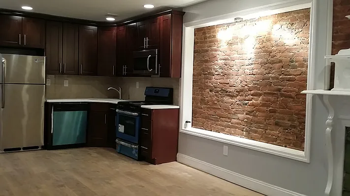 Rented by Elite NY Holdings | media 30