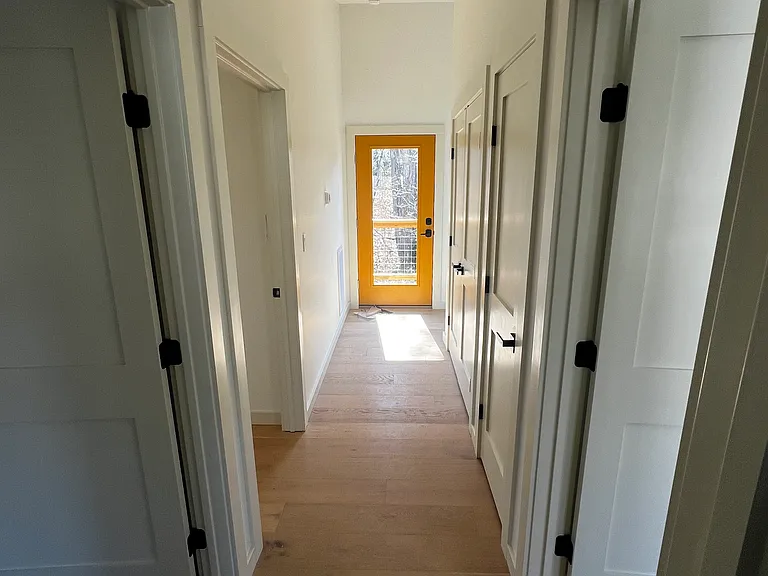 1 Brownwood Ave — Photo 8